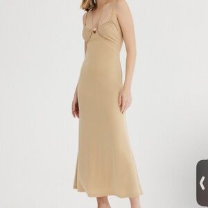 NWT Tan Spaghetti Strap Slip MIDI Alma  Dress w/ stone inset at bodice 🔥